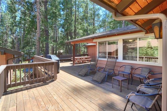 8067 Chilnualna Falls Road, Wawona, CA 95389