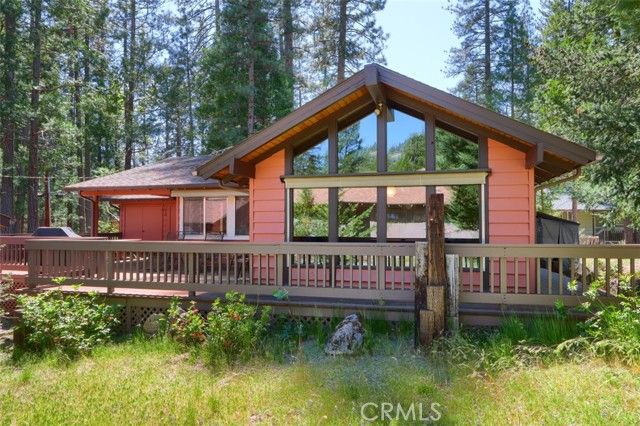 8067 Chilnualna Falls Road, Wawona, CA 95389