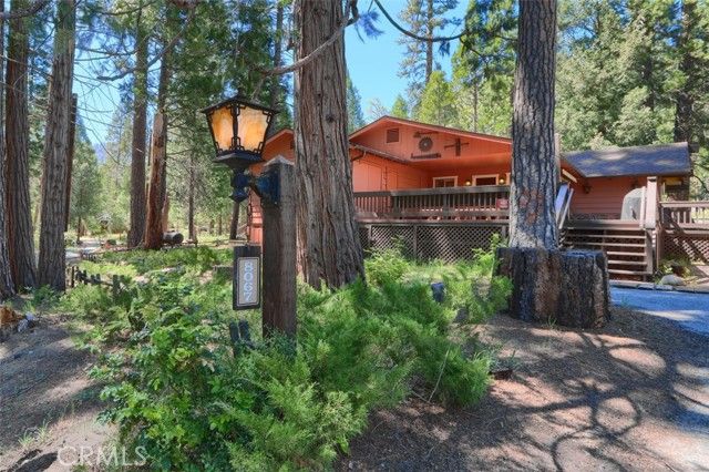 8067 Chilnualna Falls Road, Wawona, CA 95389