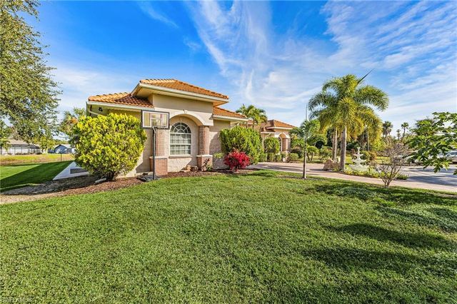 6451 River Club CT, North Fort Myers, FL 33917