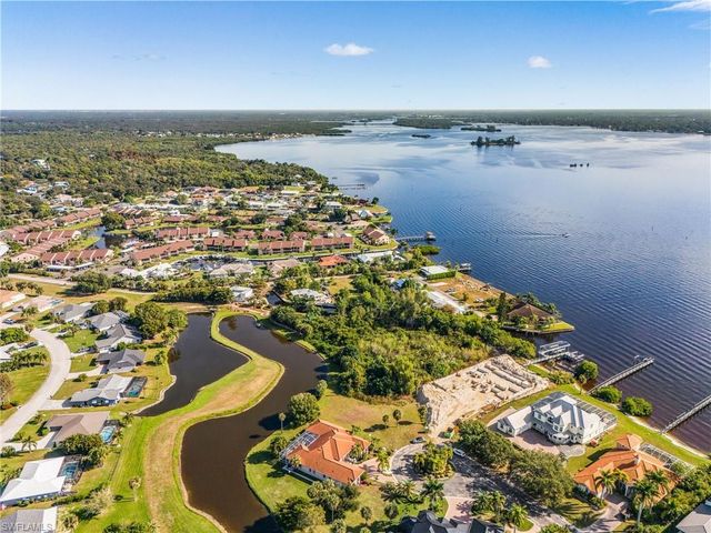 6451 River Club CT, North Fort Myers, FL 33917