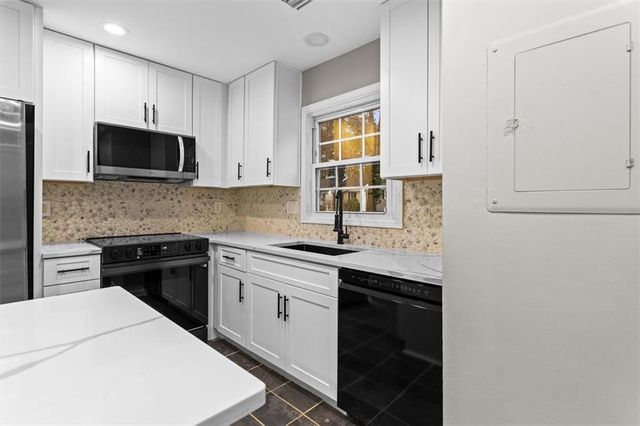 1777 TWIN BROOKS SE Drive, Marietta, GA 30067