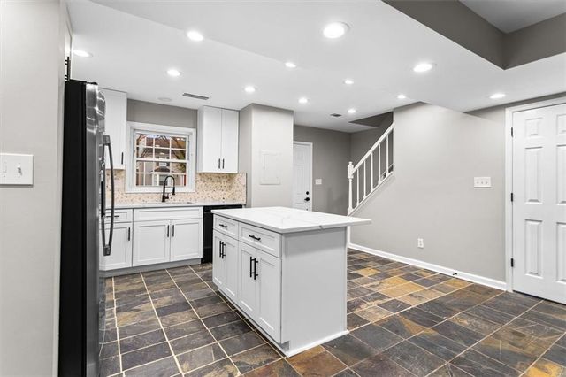 1777 TWIN BROOKS SE Drive, Marietta, GA 30067