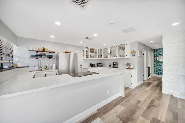 831 NW 39th Street, Oakland Park, FL 33309