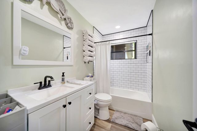 831 NW 39th Street, Oakland Park, FL 33309