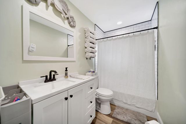 831 NW 39th Street, Oakland Park, FL 33309