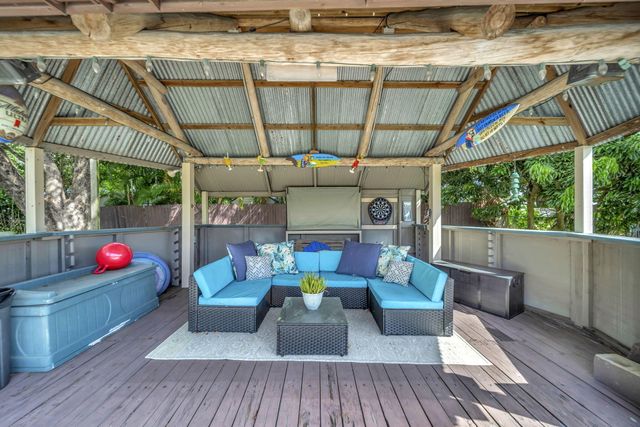 831 NW 39th Street, Oakland Park, FL 33309