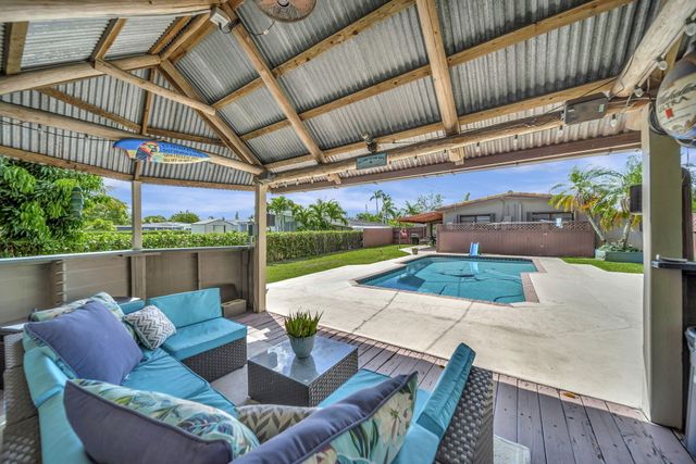 831 NW 39th Street, Oakland Park, FL 33309