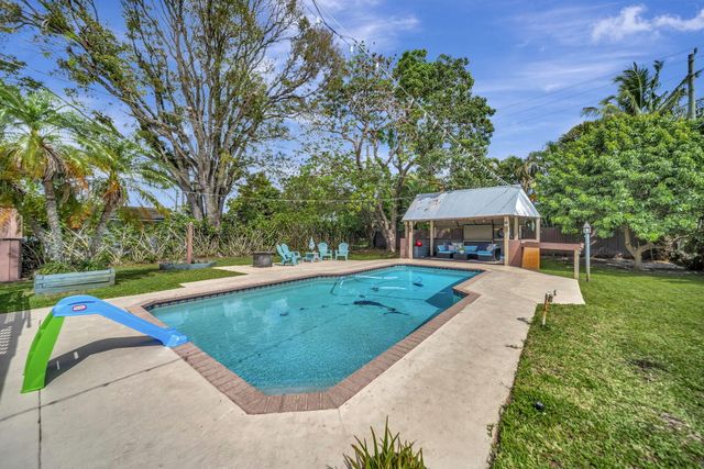 831 NW 39th Street, Oakland Park, FL 33309