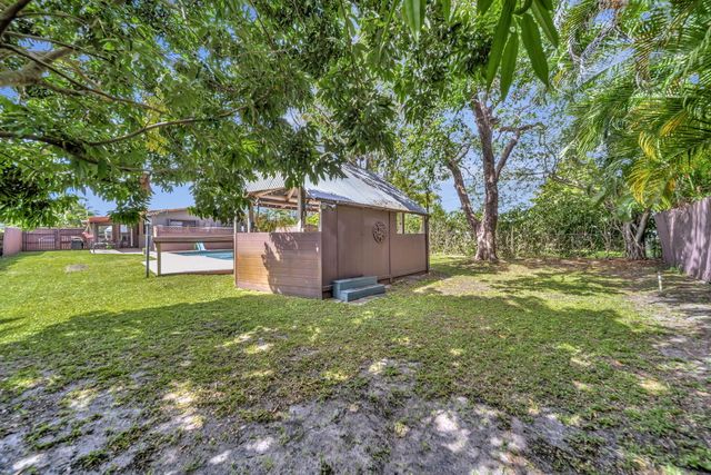 831 NW 39th Street, Oakland Park, FL 33309