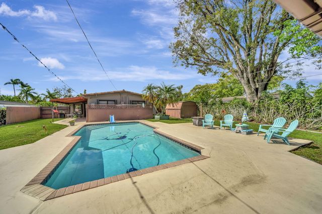 831 NW 39th Street, Oakland Park, FL 33309