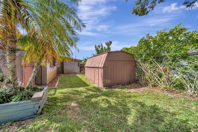 831 NW 39th Street, Oakland Park, FL 33309