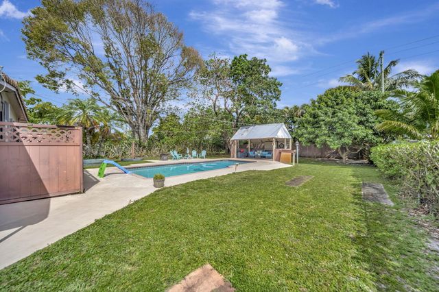 831 NW 39th Street, Oakland Park, FL 33309