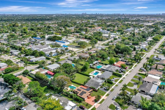 831 NW 39th Street, Oakland Park, FL 33309