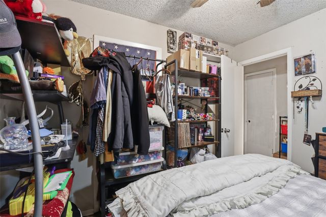 606 E Barton Street, Granbury, TX 76048