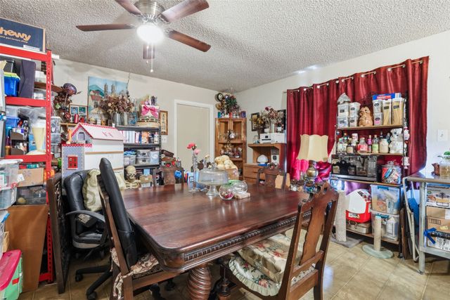 606 E Barton Street, Granbury, TX 76048