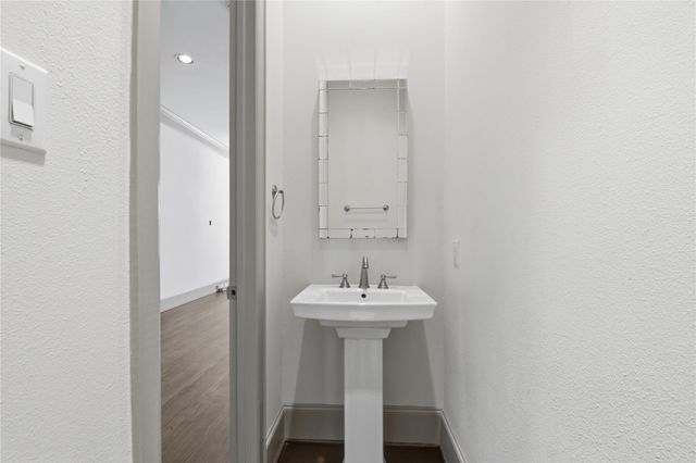 4031 Bellefontaine Street 102, Houston, TX 77025