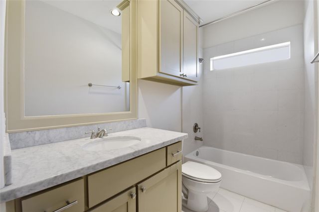 4031 Bellefontaine Street 102, Houston, TX 77025