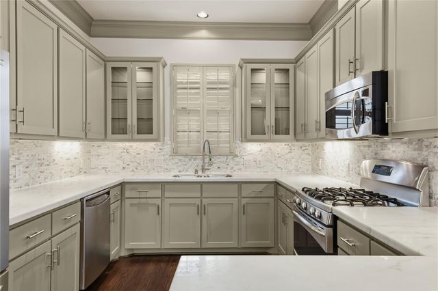 4031 Bellefontaine Street 102, Houston, TX 77025