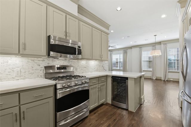 4031 Bellefontaine Street 102, Houston, TX 77025