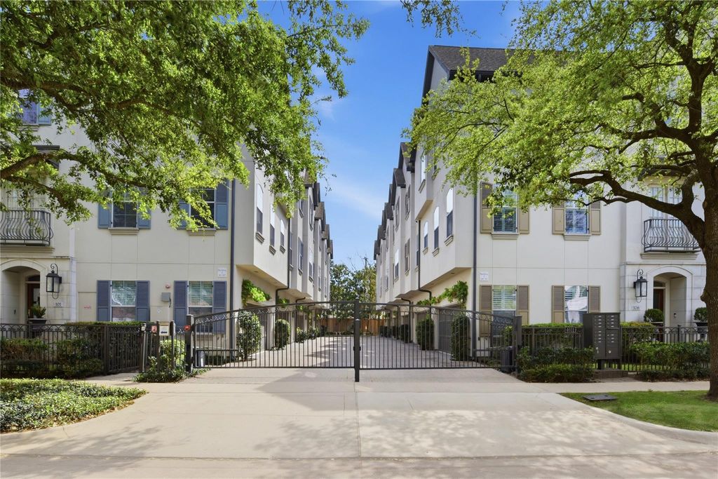 4031 Bellefontaine Street 102, Houston, TX 77025