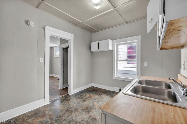 2917 Apple Avenue, Lorain, OH 44055