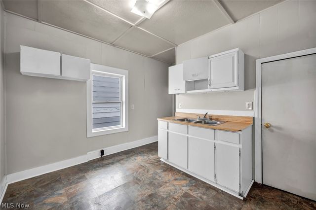 2917 Apple Avenue, Lorain, OH 44055