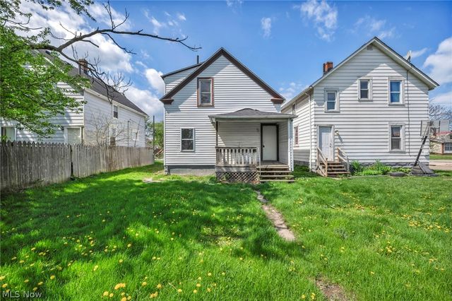 2917 Apple Avenue, Lorain, OH 44055
