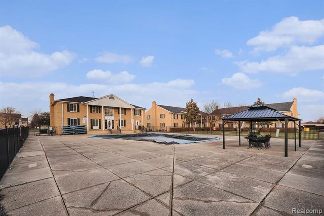 34720 Huntley Drive 22, Sterling Heights, MI 48312