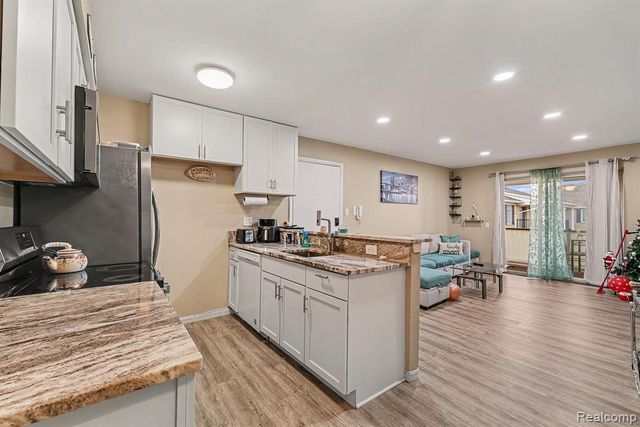 34720 Huntley Drive 22, Sterling Heights, MI 48312