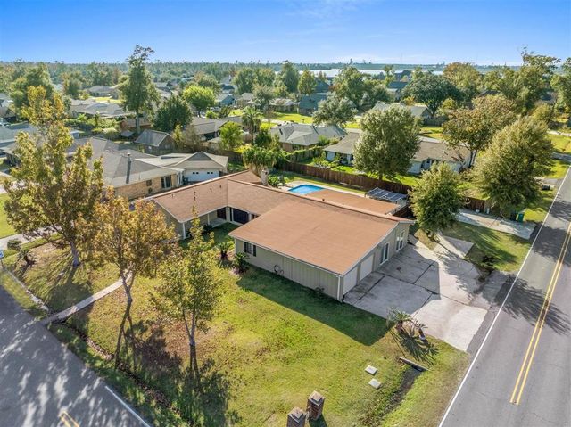 4900 E Saint Charles Avenue, Lake Charles, LA 70605