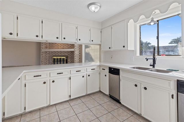 4900 E Saint Charles Avenue, Lake Charles, LA 70605