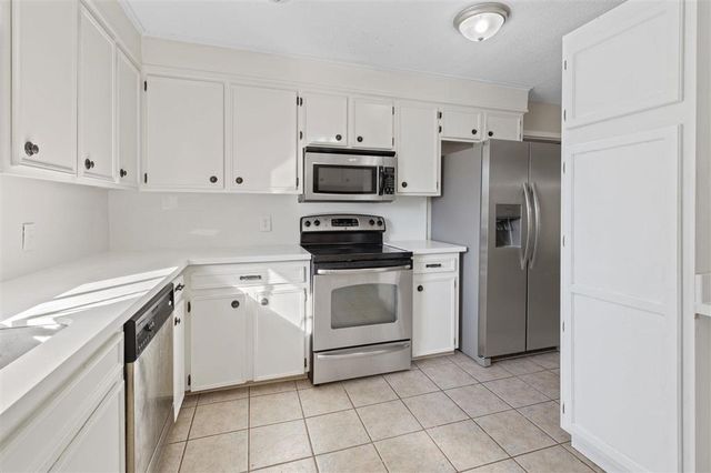 4900 E Saint Charles Avenue, Lake Charles, LA 70605