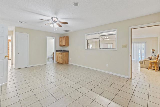 4900 E Saint Charles Avenue, Lake Charles, LA 70605