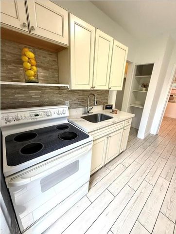 669 NW 28th St 4, Miami, FL 33127