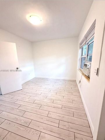 669 NW 28th St 4, Miami, FL 33127