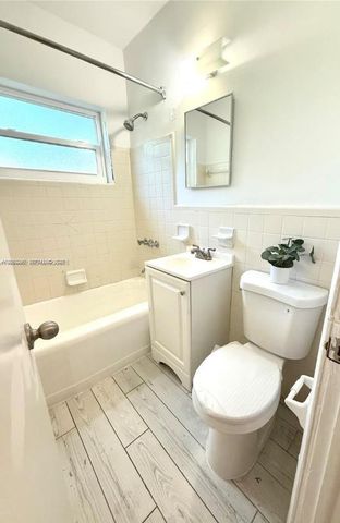 669 NW 28th St 4, Miami, FL 33127