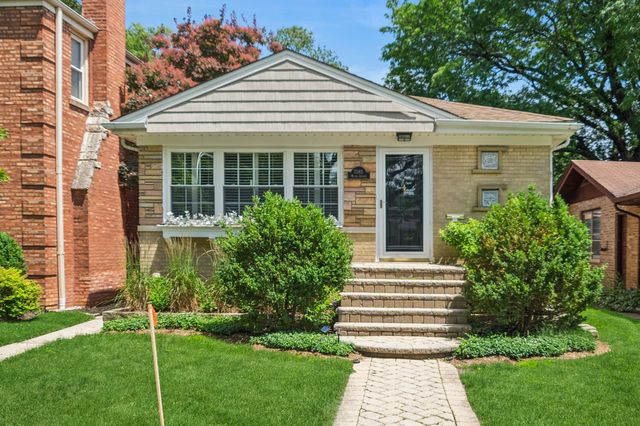 7085 N Mason Avenue, Chicago, IL 60646