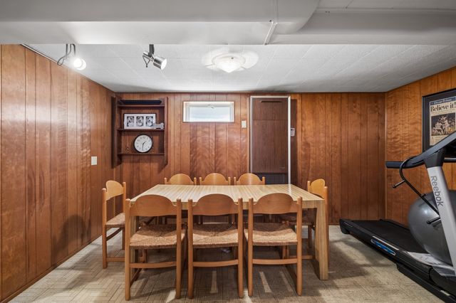7085 N Mason Avenue, Chicago, IL 60646
