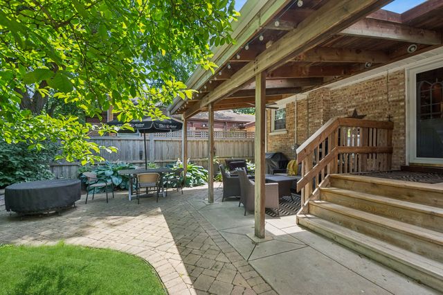 7085 N Mason Avenue, Chicago, IL 60646