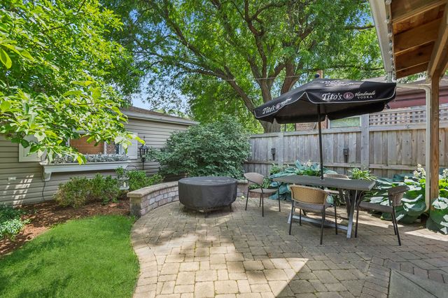 7085 N Mason Avenue, Chicago, IL 60646