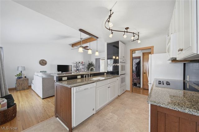 4040 Burton Drive, Stow, OH 44224