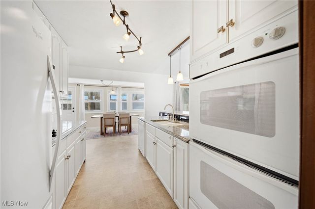 4040 Burton Drive, Stow, OH 44224