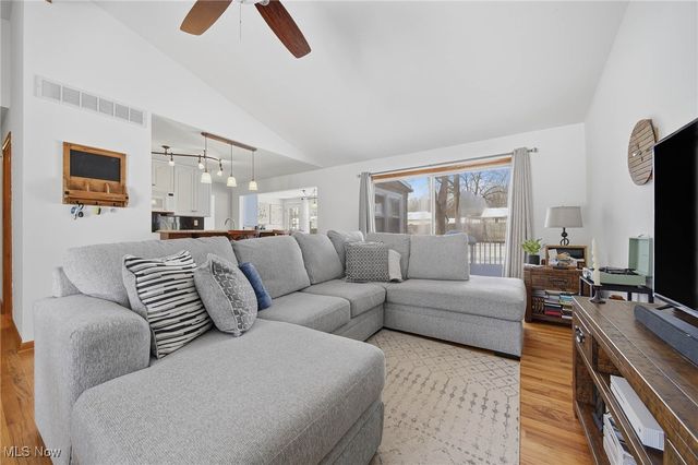 4040 Burton Drive, Stow, OH 44224