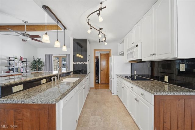 4040 Burton Drive, Stow, OH 44224