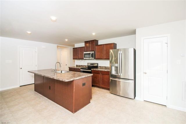 102 Pettigrew CT, Williamsburg, VA 23185