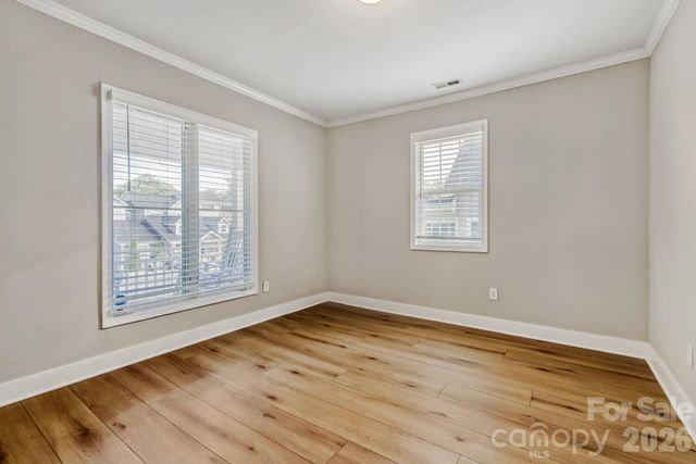 1521 Hawthorne Lane, Charlotte, NC 28205
