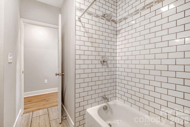 1521 Hawthorne Lane, Charlotte, NC 28205