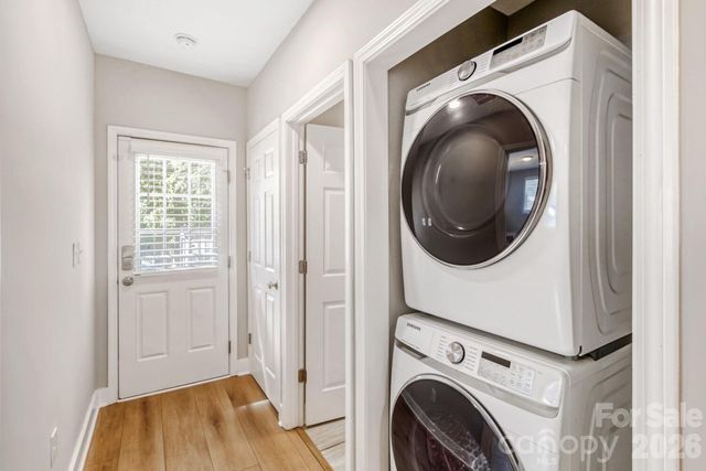 1521 Hawthorne Lane, Charlotte, NC 28205