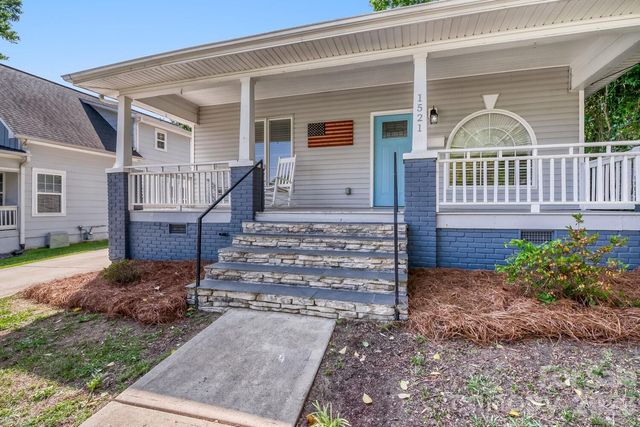 1521 Hawthorne Lane, Charlotte, NC 28205